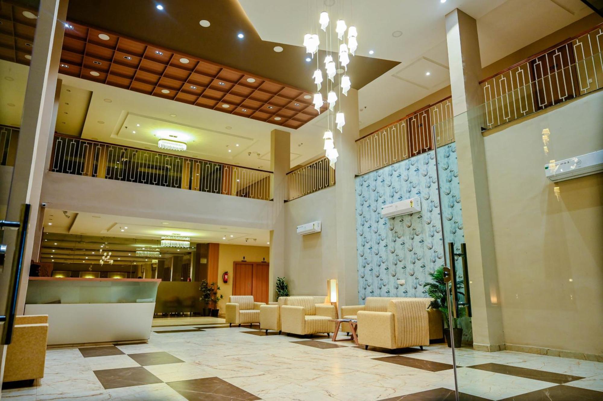 Hotel Maa Bhagwati Palace Khandwa Kültér fotó