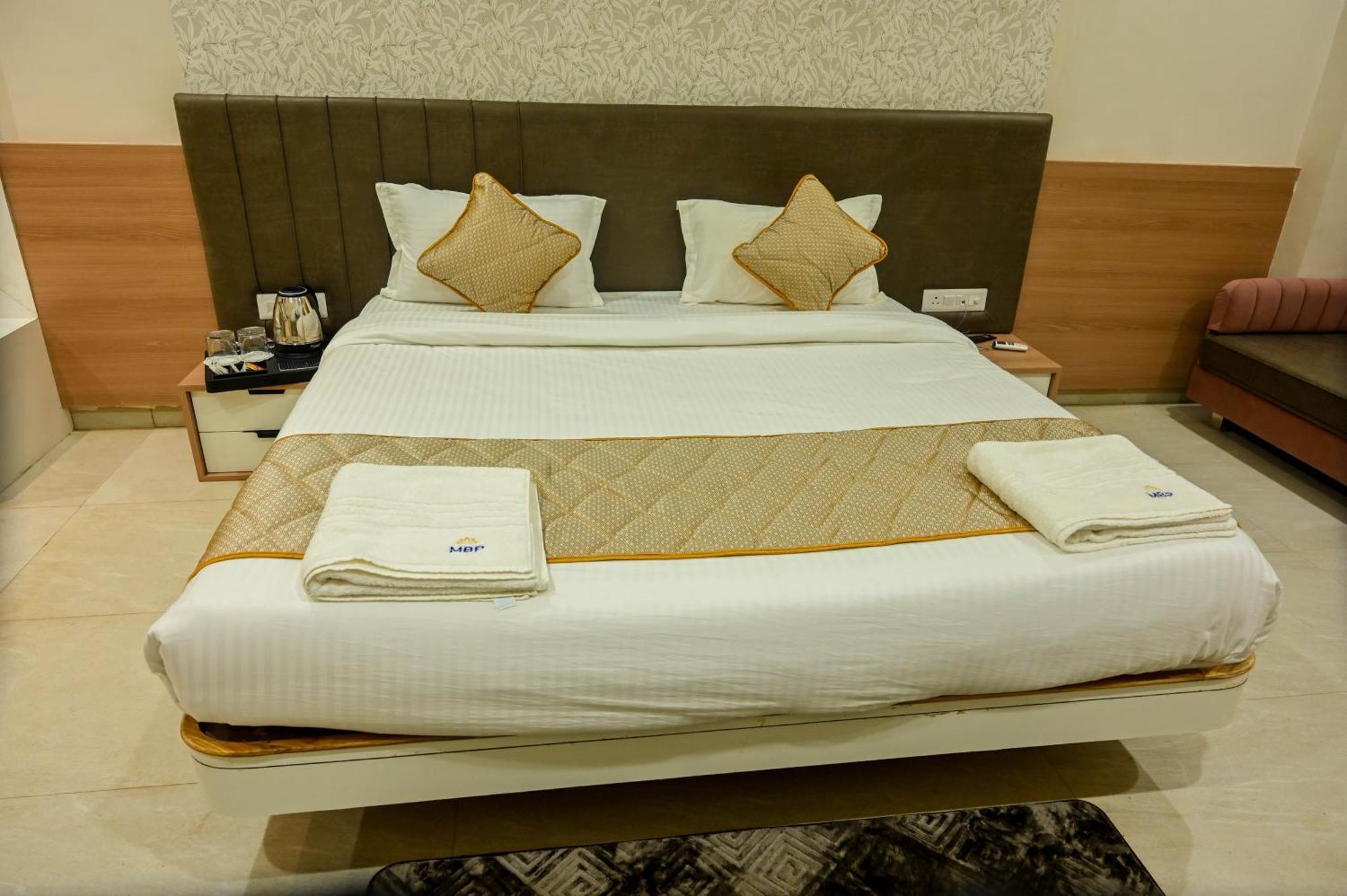 Hotel Maa Bhagwati Palace Khandwa Kültér fotó